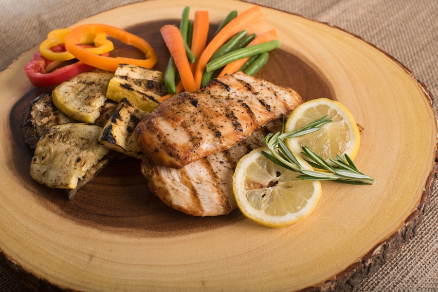 Ejemplo de pechuga de pollo a la parrilla con vegetales